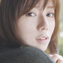 写真は11月4日に発売された柴田淳の最新アルバム「ゴーストライター」ジャケット。