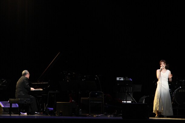 アンコールナンバー「かなわない」では透明感のある柴田の歌声と、繊細な山下洋輔のピアノの音だけがSHIBUYA-AXを支配した。