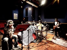 年末に幕張メッセで行われる「COUNTDOWN JAPAN 09/10」への出演が決定しているPay money To my Pain。その間も各地で行われるライブイベントに参加する。