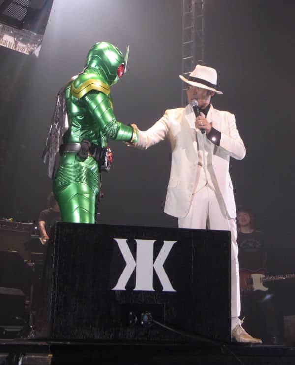 仮面ライダーWも応援！白熱の吉川晃司25周年記念ツアー - 音楽ナタリー
