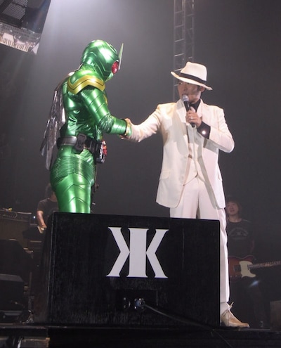 吉川も仮面ライダースカル役で出演する映画「仮面ライダー×仮面ライダーW＆ディケイドMOVIE大戦2010」は、12月12日から全国ロードショー。