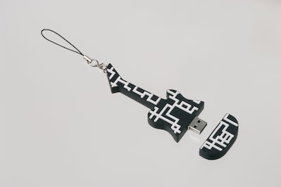 USBメモリからキャップを抜いたところ。