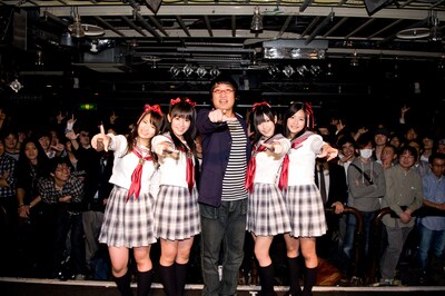 山ちゃんは今回のMC担当について、「僕はMCという立場でしたけど、ただのいちファンがスペシャルアリーナ席にいたと思ってくれれば。近くでライブが観れて、本当に幸せでした」と喜びを口にした。