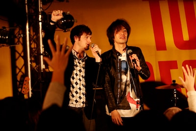 MCはネルソン・バビンコイが務めた。