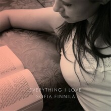 アルバムに参加しているソフィア・フィンニラはフィンランドの女性ボーカリスト。今年7月に須永辰緒のレーベルZOUNDSよりアルバム「EVERYTHING I LOVE」（写真）をリリースした。