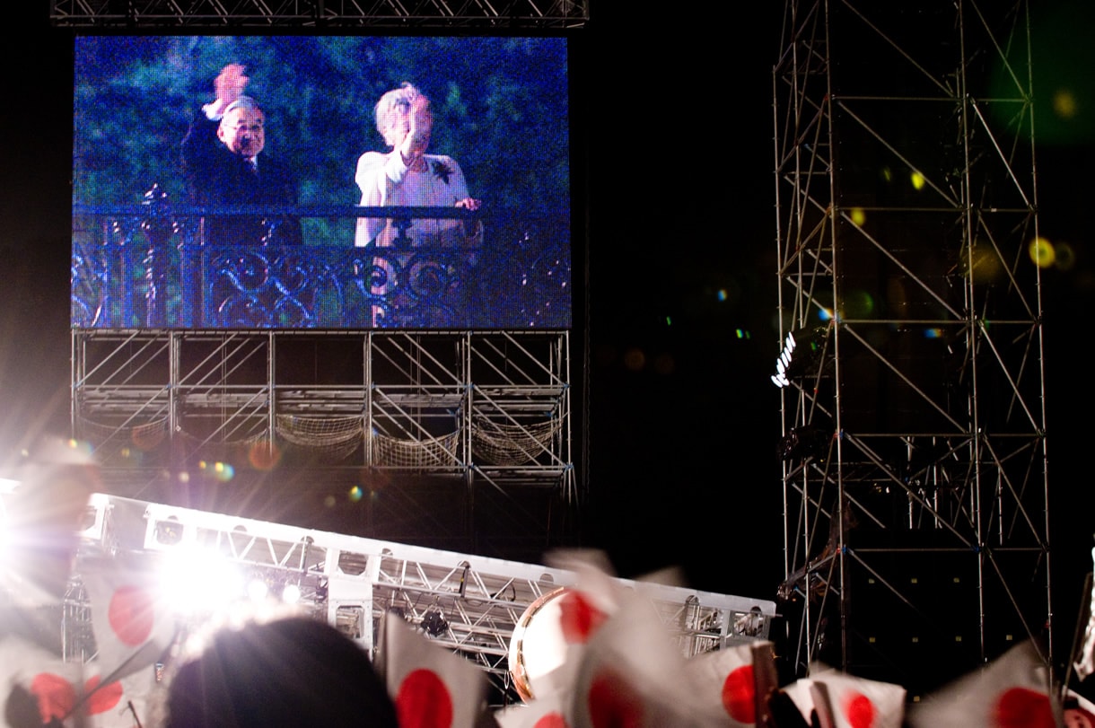 EXILE、渾身パフォーマンスで天皇陛下御即位20年を祝福 - 音楽ナタリー