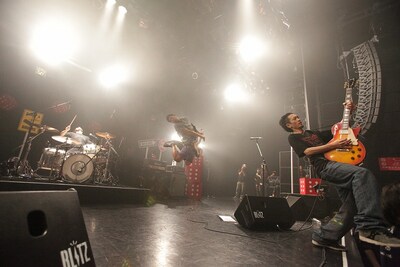 CD+DVD、2枚組で3000円というお得なアイテム。ツアーに参加した人も残念ながら参加できなかった人もぜひ手に入れておきたい。