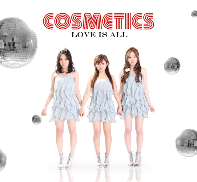 COSMETICSのミニアルバム「LOVE IS ALL」は、いよいよ明日12月2日にタワーレコード限定リリース。枚数限定となってるので、購入はお早めに。