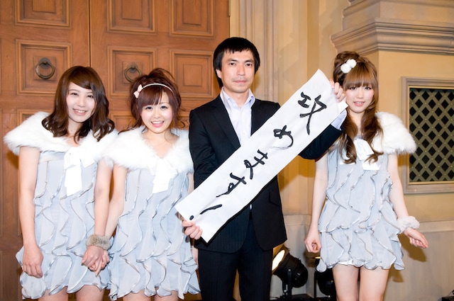 2010年は攻めると宣言したふかわりょう。これまで攻めていなかったわけではないが、「これまでの14年は準備期間。準備完了なんて一生訪れないことを15年目にして感じて、新たな気持ちでがんばりたい」と語った。