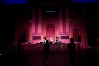 リハーサルを行うCOSMETICS。