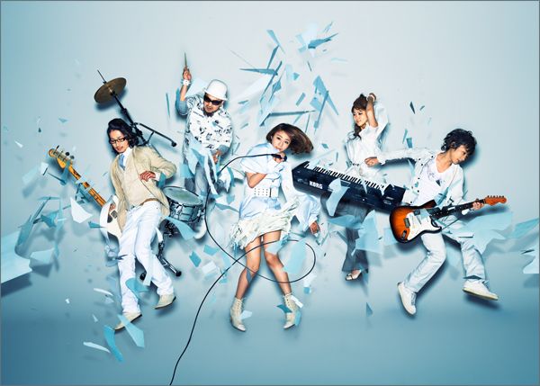 オフィシャルサイトでは現在「Tomorrow」の一部試聴を実施中。