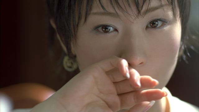 「グリコ ウォータリングキスミントガム」新テレビCM「登場」篇より。