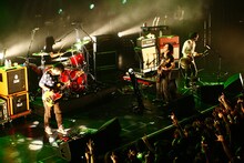 年明け1月13日に約5カ月ぶりとなるシングル「Man-like Creatures」をリリースをするストレイテナー。タイトル曲は実験的な要素を取り入れたバンドの進化を感じさせる1曲となっている。