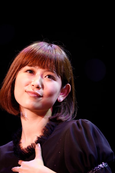 写真は大阪城ホールの休止前ラストライブの模様。約2時間で計13曲を披露した（Photo: TSUKASA）。