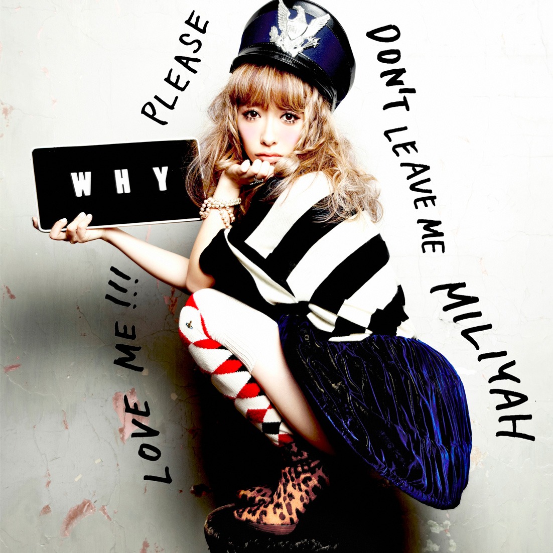 11月18日にリリースされたシングル「WHY」通常盤のジャケット。