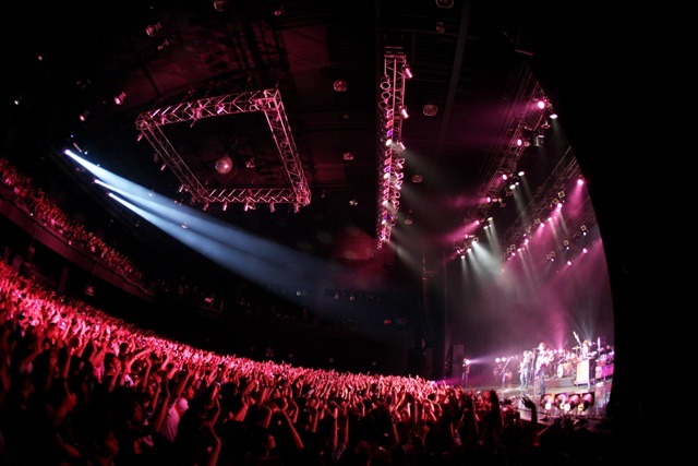 「レミオロメン ZEPP TOUR 2009 "Starting Over"」ツアーファイナルの模様。