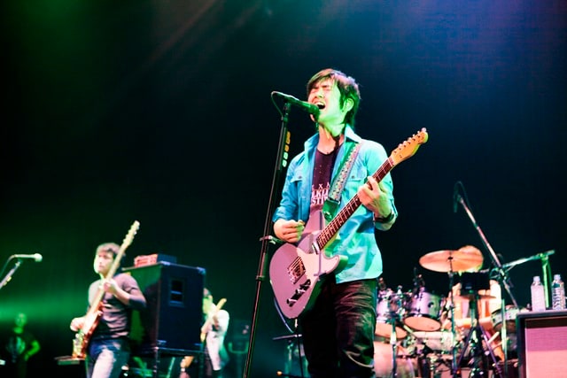 「恋の予感から」はレコチョク、OORONG-SHA MOBILEにて着うたフルの先行配信を実施中。ちなみに制作当時の仮タイトルは「恋の予感」だったが、新たに歌詞を書き加えたことにより、その先にある未来を描くことができたということで、タイトルに“から”が付けられた。