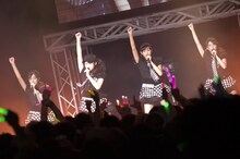 S/mileageは新曲「スキちゃん」と、インディーズデビューシングル「ぁまのじゃく」を熱唱した。