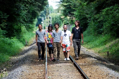 HYが「MUSIC JAPAN」およびNHKの地上波番組に登場するのは、意外にも今回が初となる。