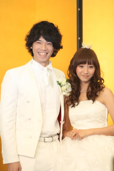 会見で、記者に「披露パーティの後にはLOVEマシーンですか？」と若干意味不明な質問をされてもミキティは「常にLOVEマシーンです」と明るく返答。ちなみに庄司は「うまいこと言ったと思ってるかもしれないけれど、全然うまくないからね！」となれないツッコミを行った。