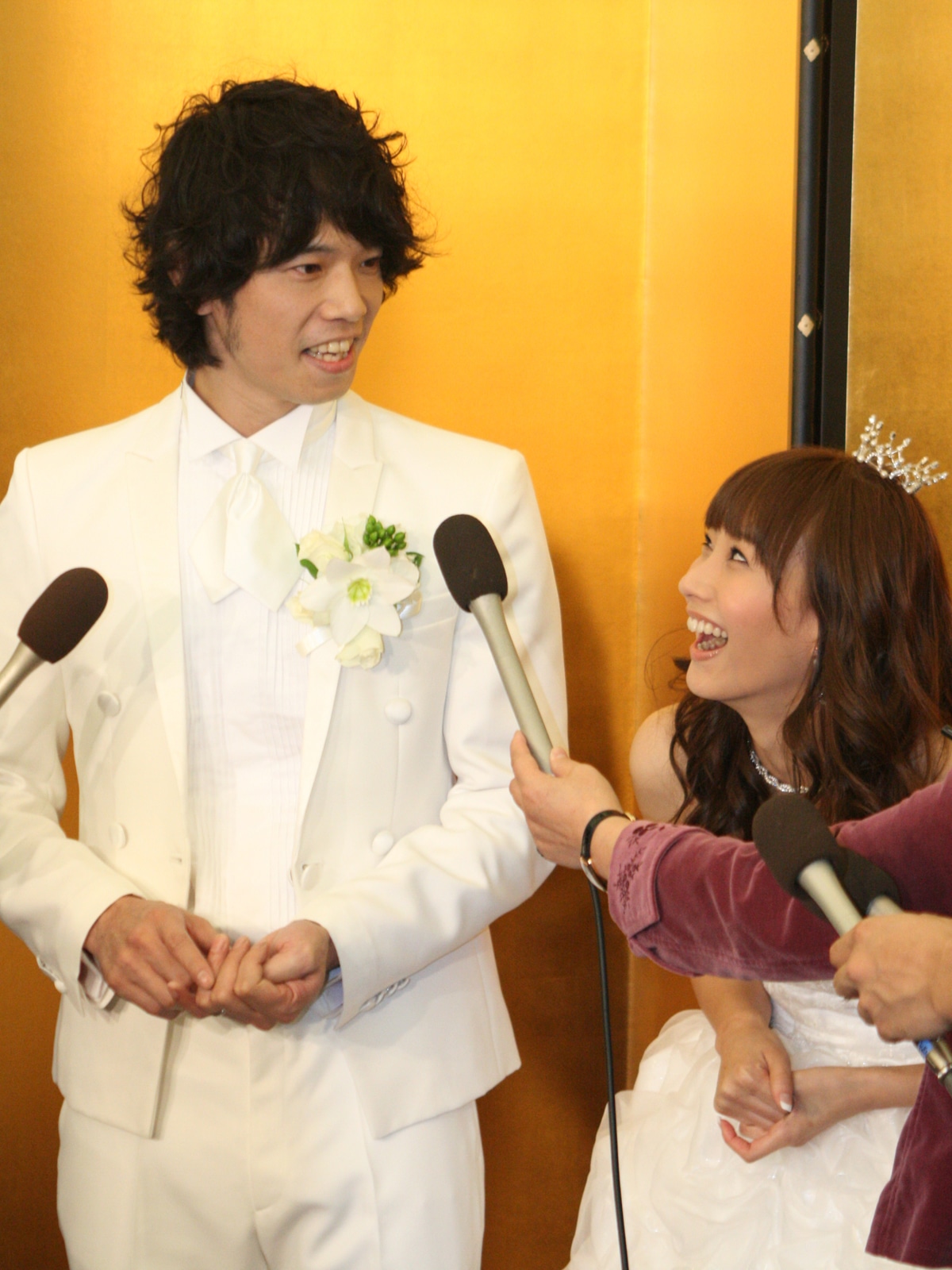 その姿はまるで夫婦漫才のように見えなくもないお似合いっぷり。