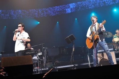 全国ツアー「KOBUKURO LIVE TOUR '09 "CALLING"」日本武道館公演の模様。
