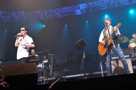 全国ツアー「KOBUKURO LIVE TOUR '09 "CALLING"」日本武道館公演の模様。