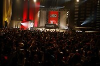 「チケット発売されてすぐ売れちゃったらしいよね！」と宇多丸が話したように、RHYMESTERの20周年を祝福するファンが会場いっぱいに詰めかけた。