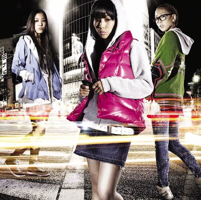 10代女子のリアルな気持ちを歌ったミディアムバラード「Why...」（写真）。切ない歌詞が同性の共感を呼んでいるナンバーだ。