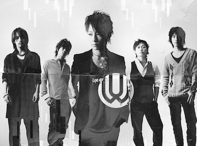UVERworldは明日12月3日になら100年会館で行われるライブで、ツアーライブ100本目を迎える。