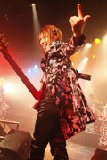 写真は11月30日のSuG主催イベント「SuGフェス2009 Alternative POP Show ～ Vol.6」の様子。