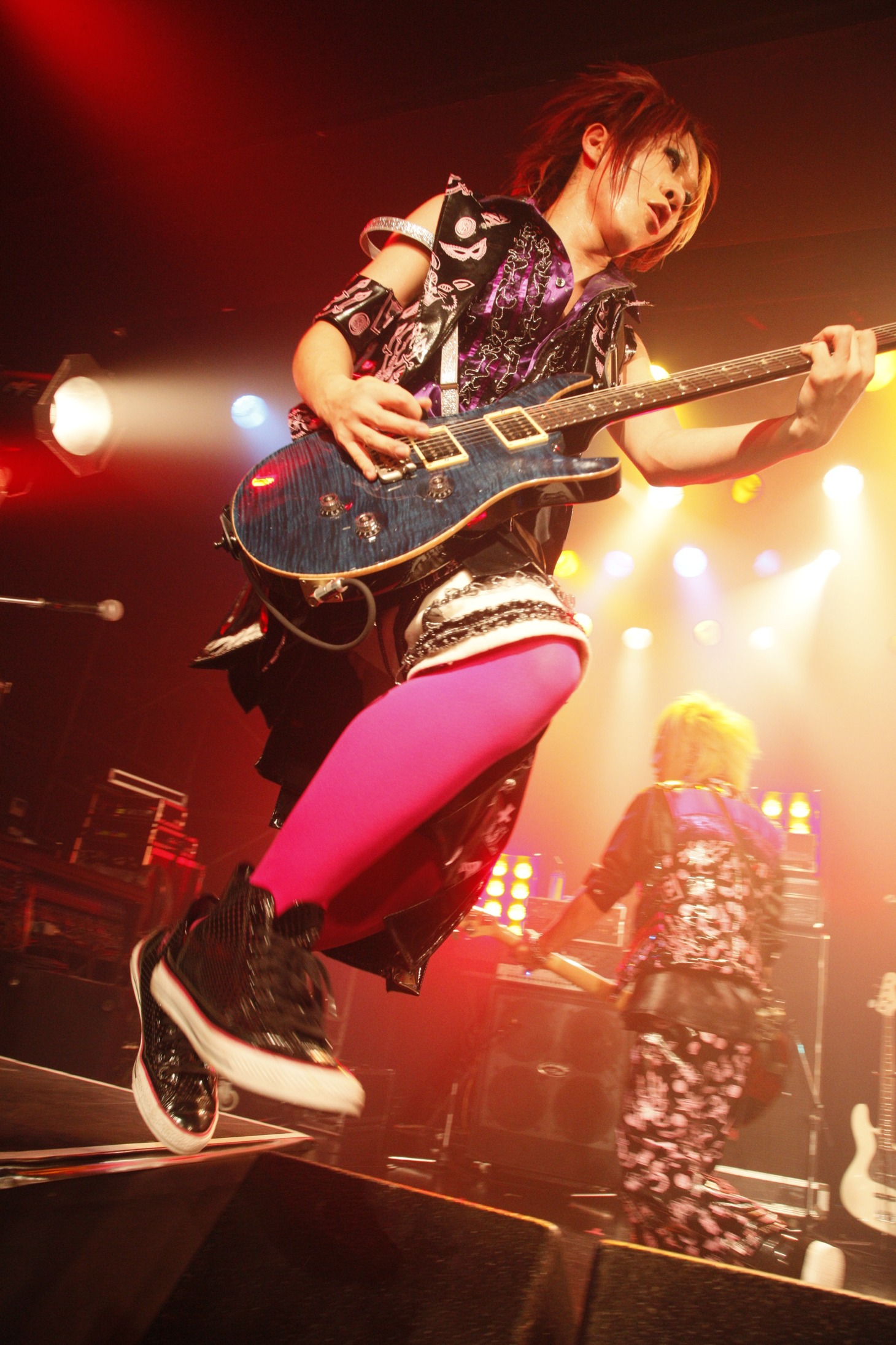 写真は11月30日のSuG主催イベント「SuGフェス2009 Alternative POP Show ～ Vol.6」の様子。