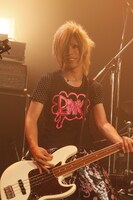 写真は11月30日のSuG主催イベント「SuGフェス2009 Alternative POP Show ～ Vol.6」の様子。