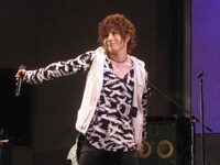 彩冷えるは来年1月27日にメジャー第1弾アルバム「彩-irodori-」を発売することが決定している。