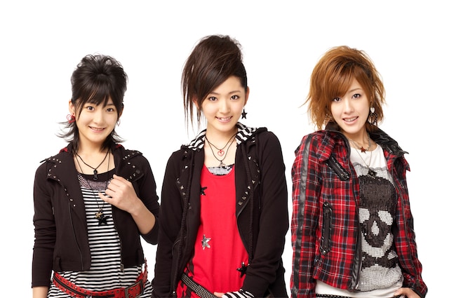 12月19日から初の全国ツアー「Buono!ファーストライブツアー2009～Winterフェスタ！～」をスタートさせるBuono!。さらに2010年2月には全会場スタンディングの東名阪ツアーを開催する。