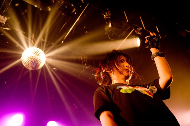 「今日来れた人も来れなかった人も、オレにとっては大切な仲間」と、ツアーに足を運ぶことができなかったファンにもメッセージを贈るRicky。