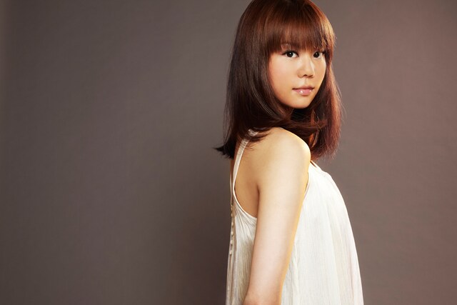 菅原紗由理が歌う「FINAL FANTASY XIII」テーマソング「君がいるから」のビデオクリップはYouTubeでも公開中。動画の再生回数は18万回を超え、コメント欄には楽曲を絶賛する書き込みが続出している。