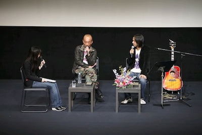 退院した清志郎とともに克服祝いをやった際に、竹中は清志郎から「抗がん剤って髪の毛抜けるけど、あとから生えてくる毛はすっごい剛毛なんだぜ？」という話を聞いたとのこと。(C)TAMA CINEMA FORUM