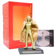 初回限定盤はここでしか手に入らない全高24センチのゴールドフィギュア付き。