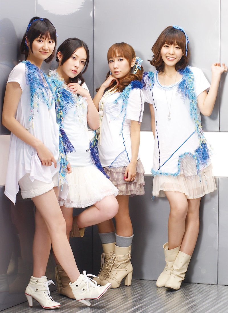 ツアー2日目となった徳島は、メンバー豊崎愛生(写真右端)の出身地。