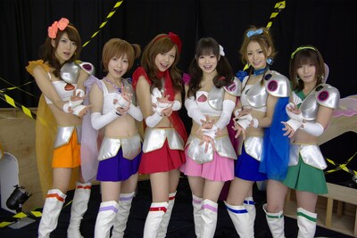 中野腐女子シスターズは彼女たちのモットーである「ワン腐オール、オール腐ワン」の「ワン（1）腐（2）オール（0）」の日、1月20日にCDデビューすることも決定している。