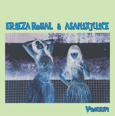 もう一面のジャケットは、ガールズポストパンクバンドTHE SLITSが1979年に発表した歴史的名盤「Cut」のデザインにオマージュを捧げたもの。