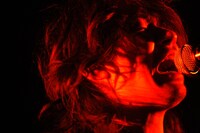 シンガーとしても着実に成長を続けるKen。2010年はどのような活躍を見せてくれるのか、今から楽しみにしておこう（photo by 三吉ツカサ）。