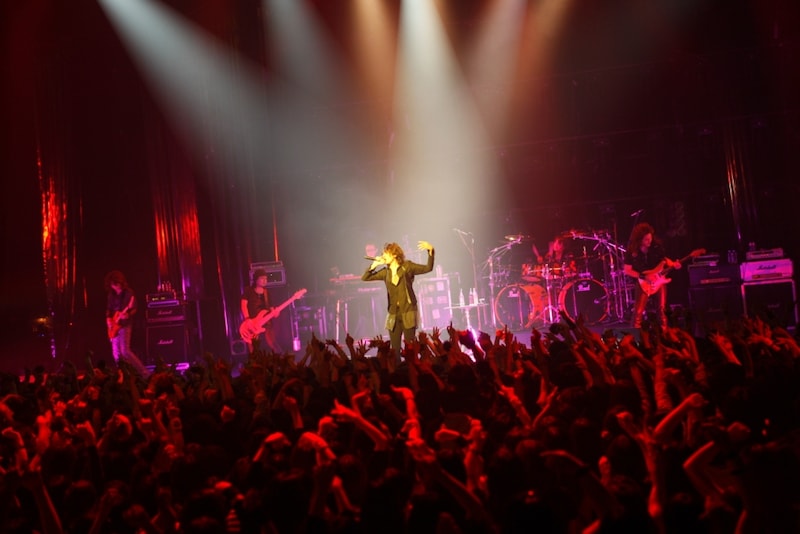 Kenならではの“大人の魅力”が、たっぷり詰め込まれたこの日のライブ。夏のツアー以上に濃厚な世界を体験した観客の顔は、笑顔に満ちていた（photo by 三吉ツカサ）。
