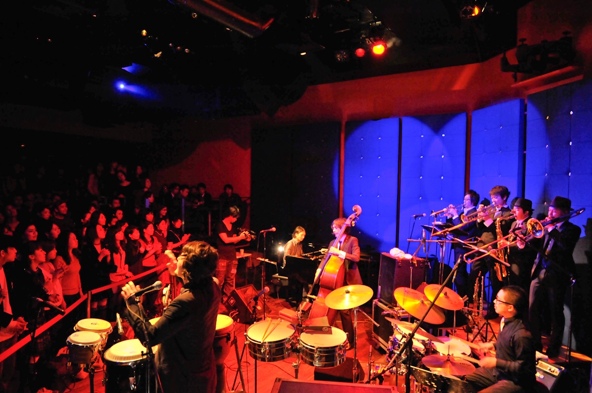 quasimodeは12月31日、渋谷JZ Bratで行われるカウントダウンライブ「渋谷JAZZ JUNGLE vol.3 "NEW YEAR COUNTDOWN"」にも出演（photo by 森リョータ）。