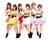 デビュー曲「Honey Bee～」初回盤は、よきゅーん、きゃんち、うらぁ、きょも、コナン丸、まりるんそれぞれをフィーチャーした6パターンが用意される。