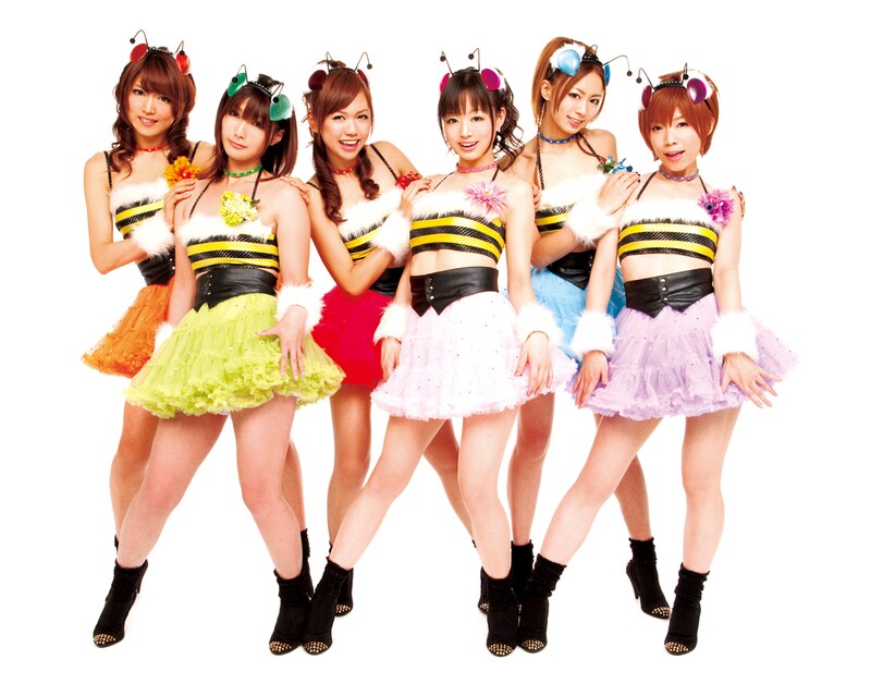 デビュー曲「Honey Bee～」初回盤は、よきゅーん、きゃんち、うらぁ、きょも、コナン丸、まりるんそれぞれをフィーチャーした6パターンが用意される。