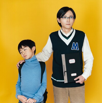 写真はアルバム収録曲「転校生」のイメージカット。人気曲「ごめんな」の続編であるこの曲は、現在アルバム特設サイトにて試聴が可能。