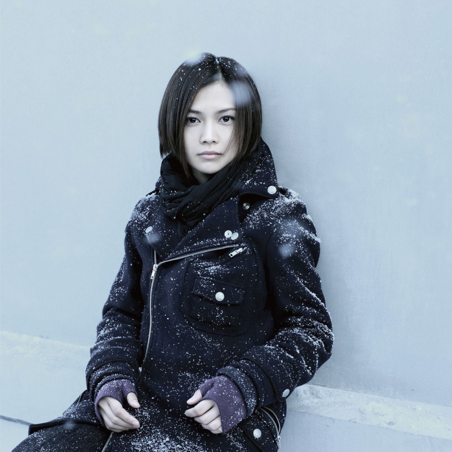 YUIは2010年でデビュー5周年。それだけに精力的な活動を展開する1年になることが期待できそうだ。