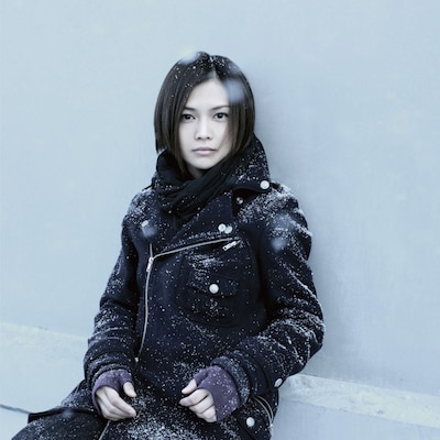 YUIは2010年でデビュー5周年。それだけに精力的な活動を展開する1年になることが期待できそうだ。